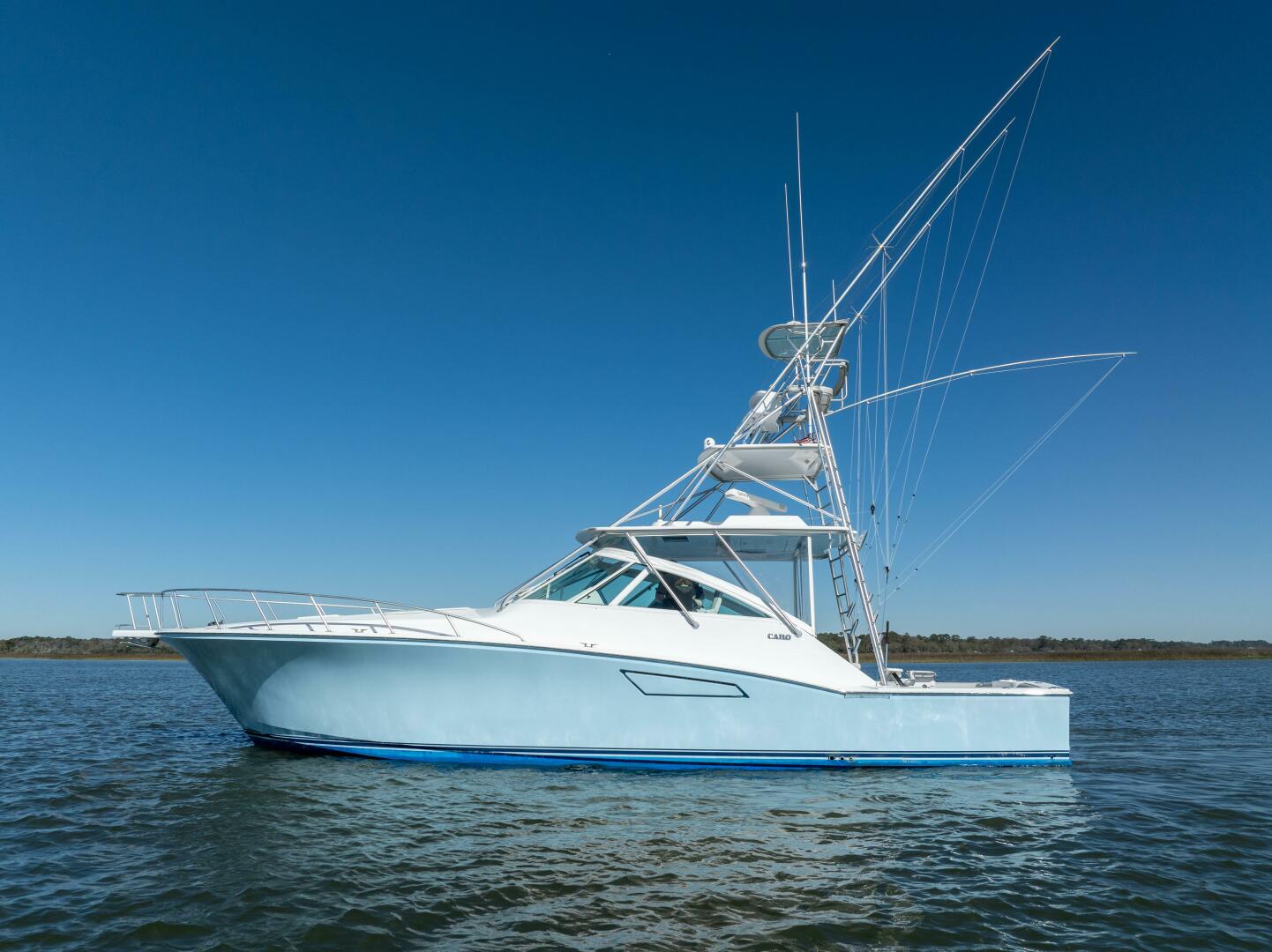 Slide: The Image of 2005 Cabo 45 Express Stovepipe - 5192377