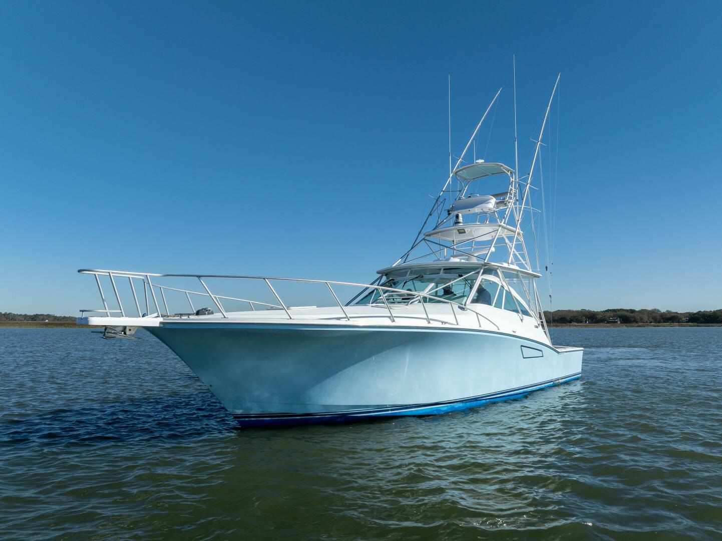 Slide: The Image of 2005 Cabo 45 Express Stovepipe - 5192379