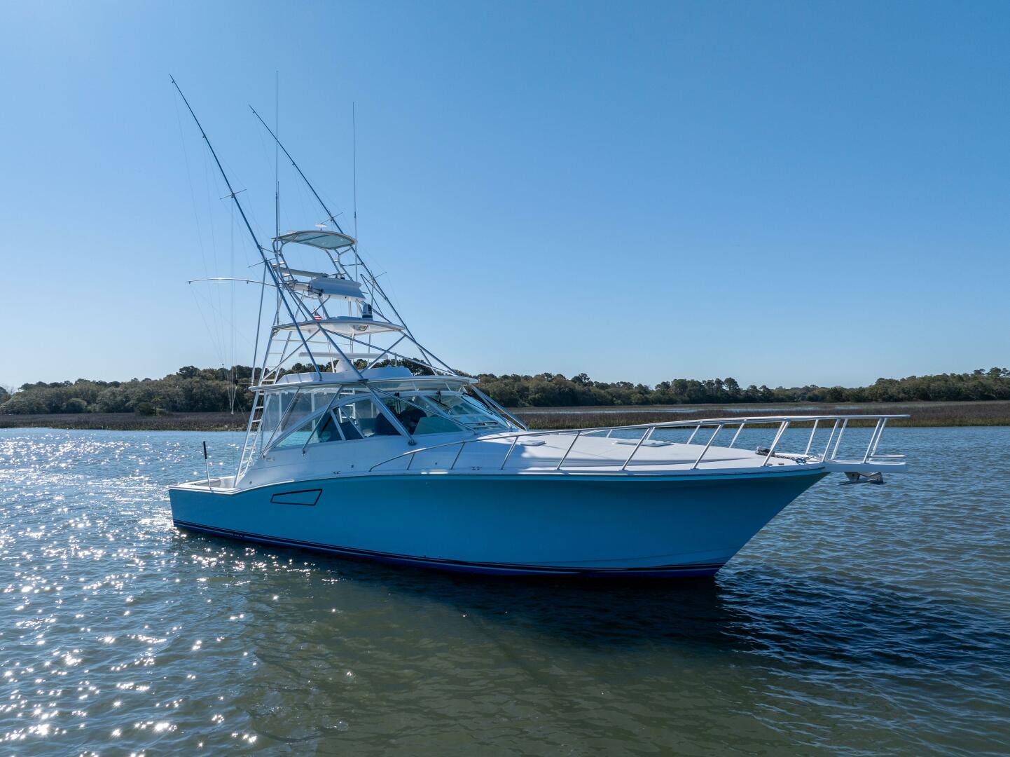 Slide: The Image of 2005 Cabo 45 Express Stovepipe - 5192384