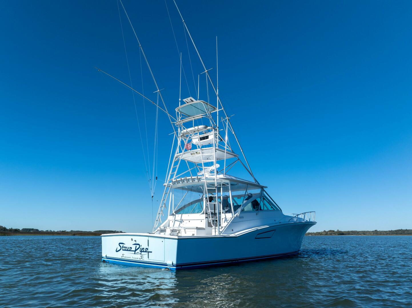 Slide: The Image of 2005 Cabo 45 Express Stovepipe - 5192386