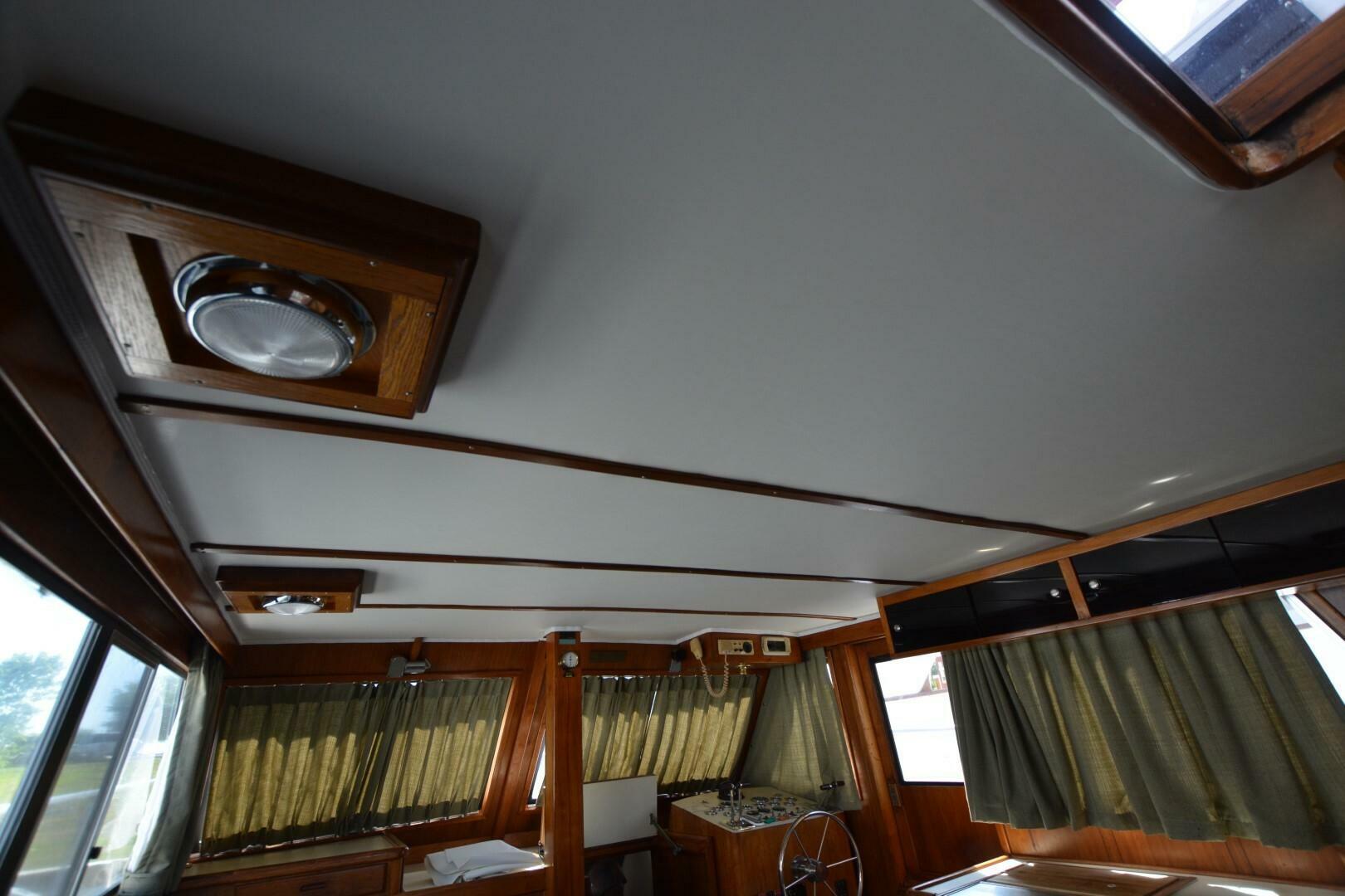 Slide: The Image of Californian 38 Motor Yacht 1983 - 5342107