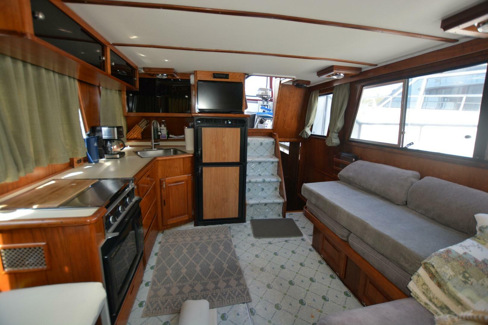 Slide: The Image of Californian 38 Motor Yacht 1983 - 5342102