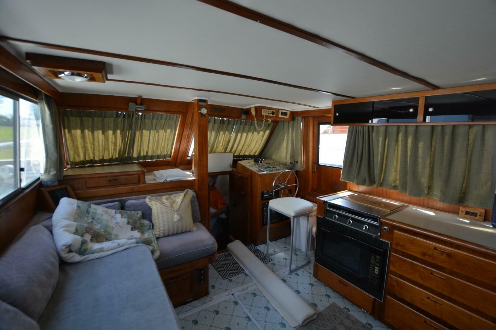 Slide: The Image of Californian 38 Motor Yacht 1983 - 5342103