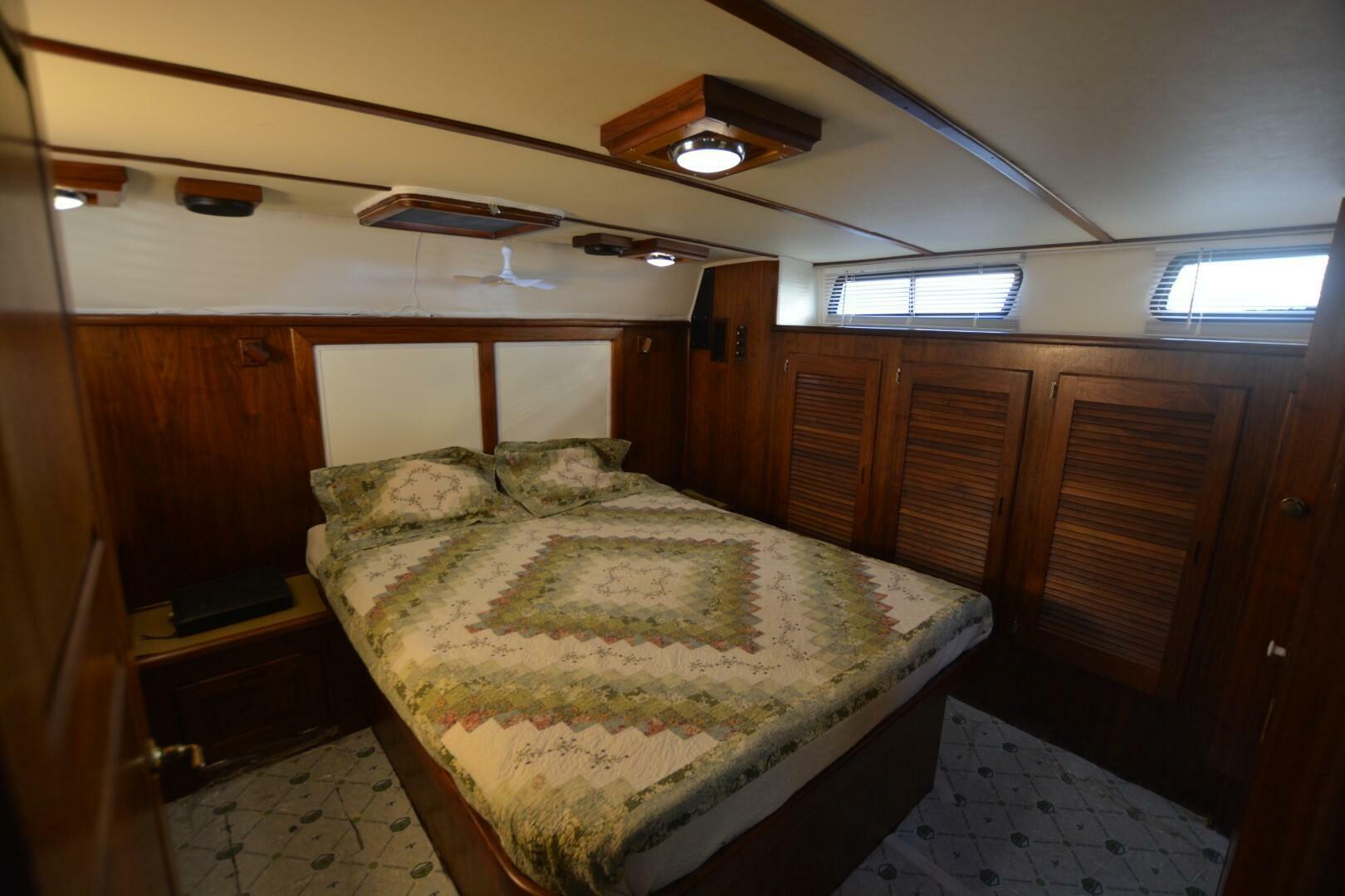 Slide: The Image of Californian 38 Motor Yacht 1983 - 5342110