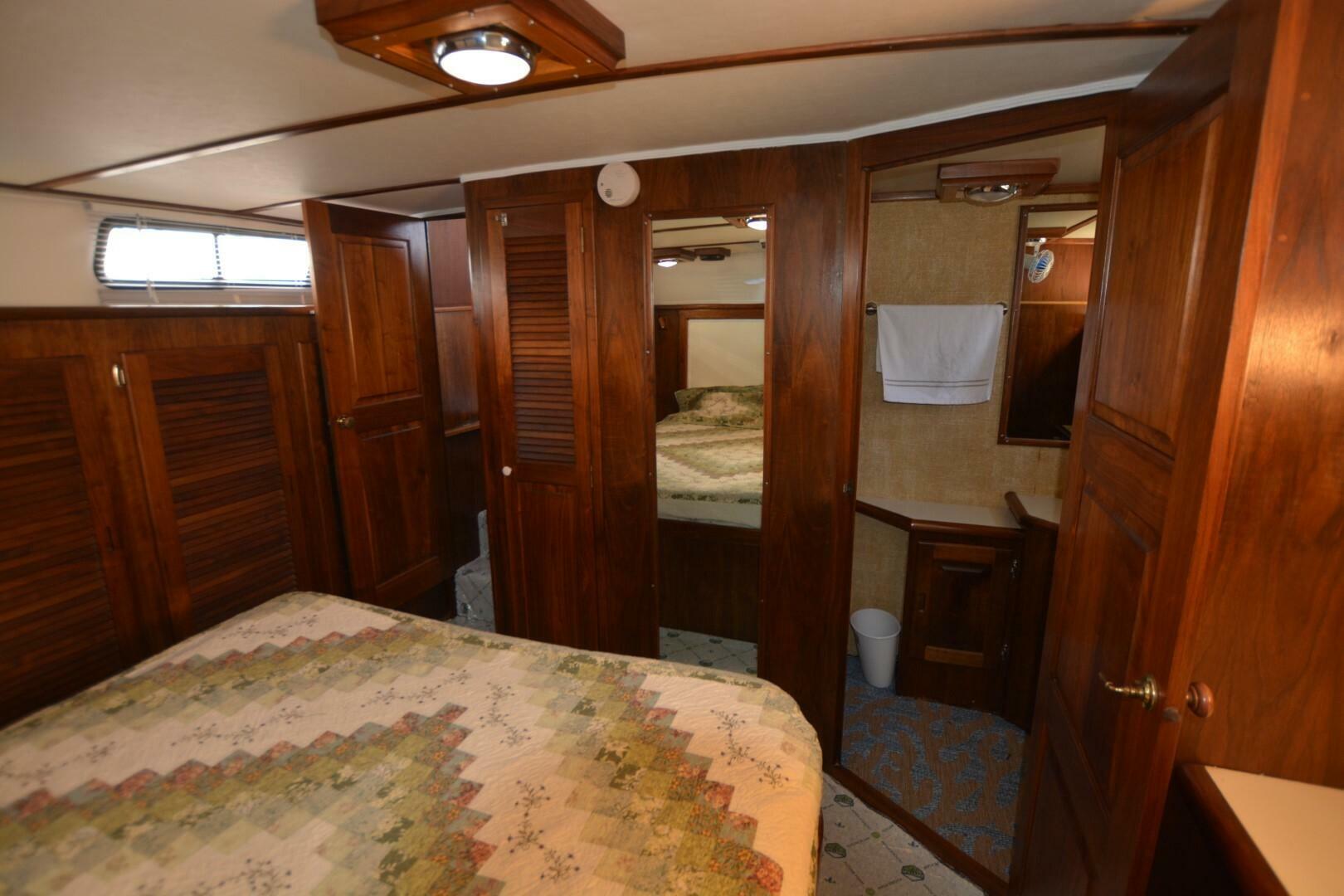 Slide: The Image of Californian 38 Motor Yacht 1983 - 5342111