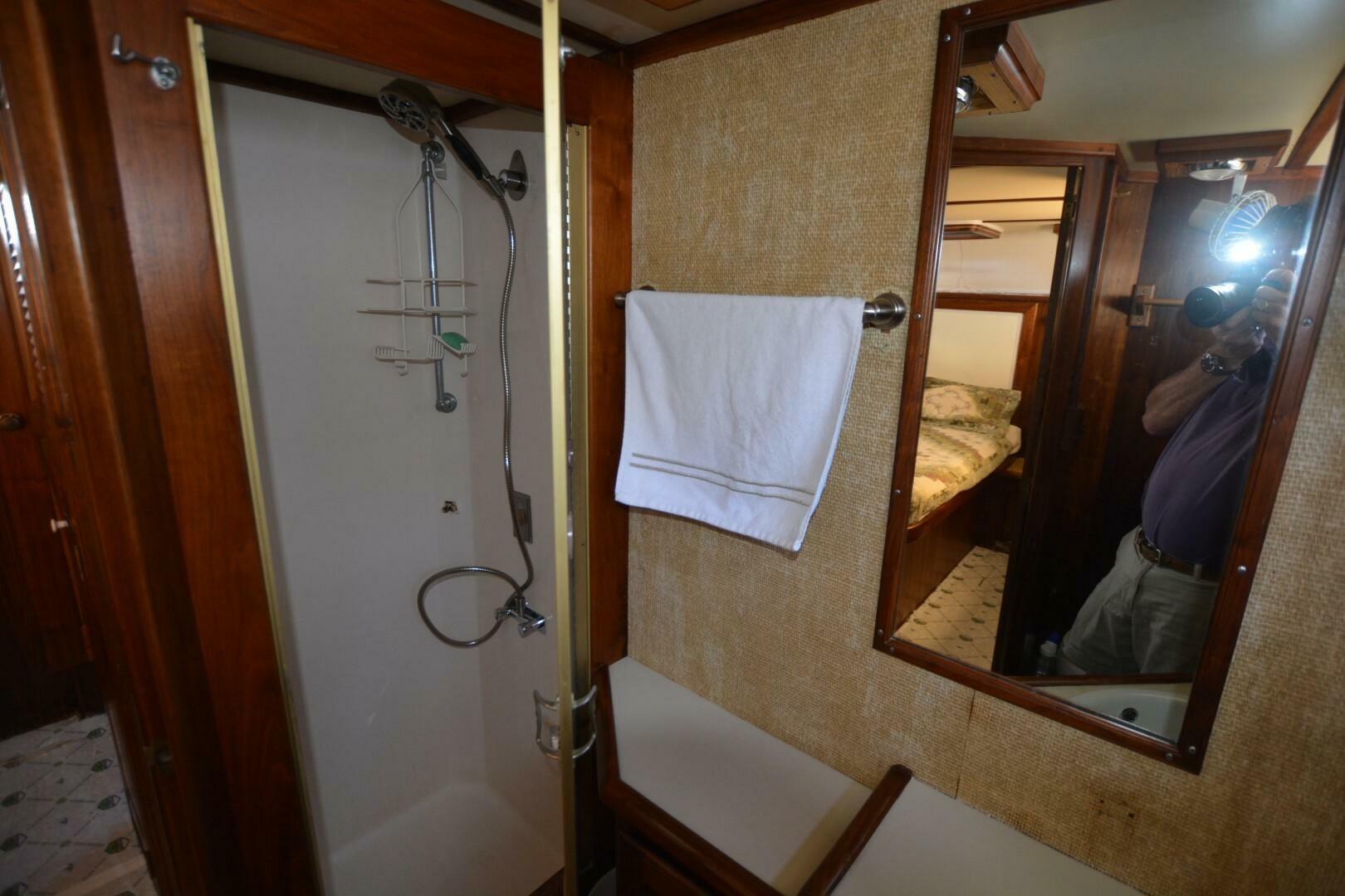 Slide: The Image of Californian 38 Motor Yacht 1983 - 5342114