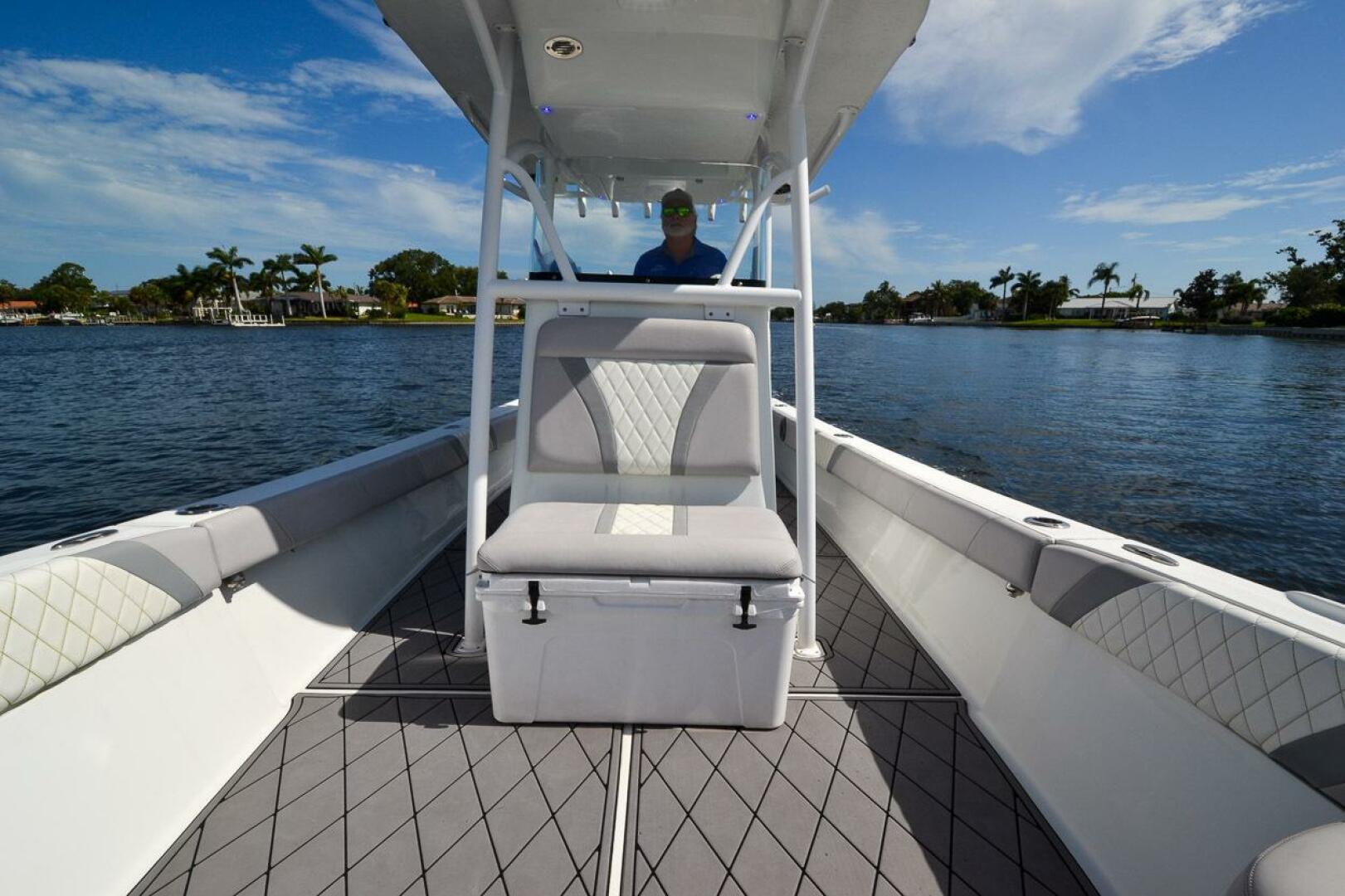 Slide: The Image of Canyon Bay 28 H 2020 - 5492305