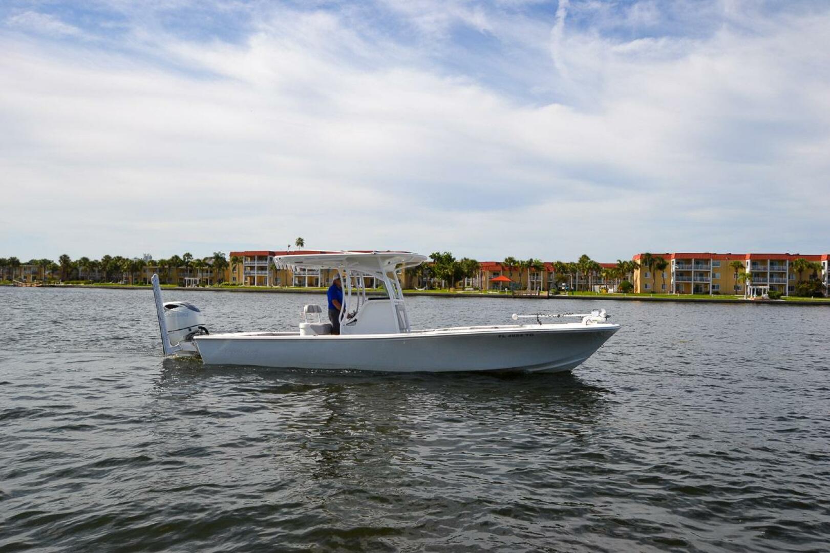 Slide: The Image of Canyon Bay 28 H 2020 - 5492310