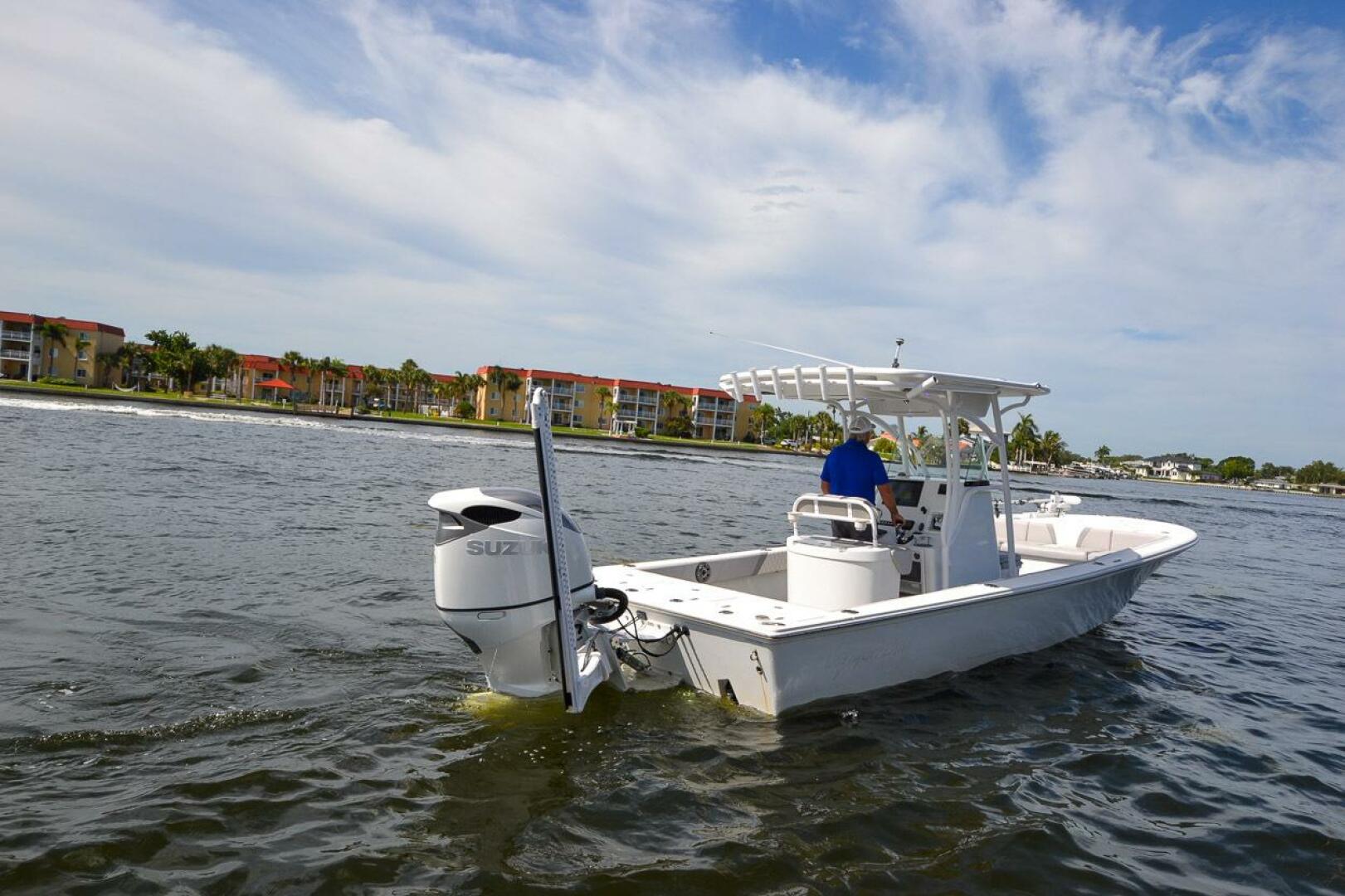 Slide: The Image of Canyon Bay 28 H 2020 - 5492316