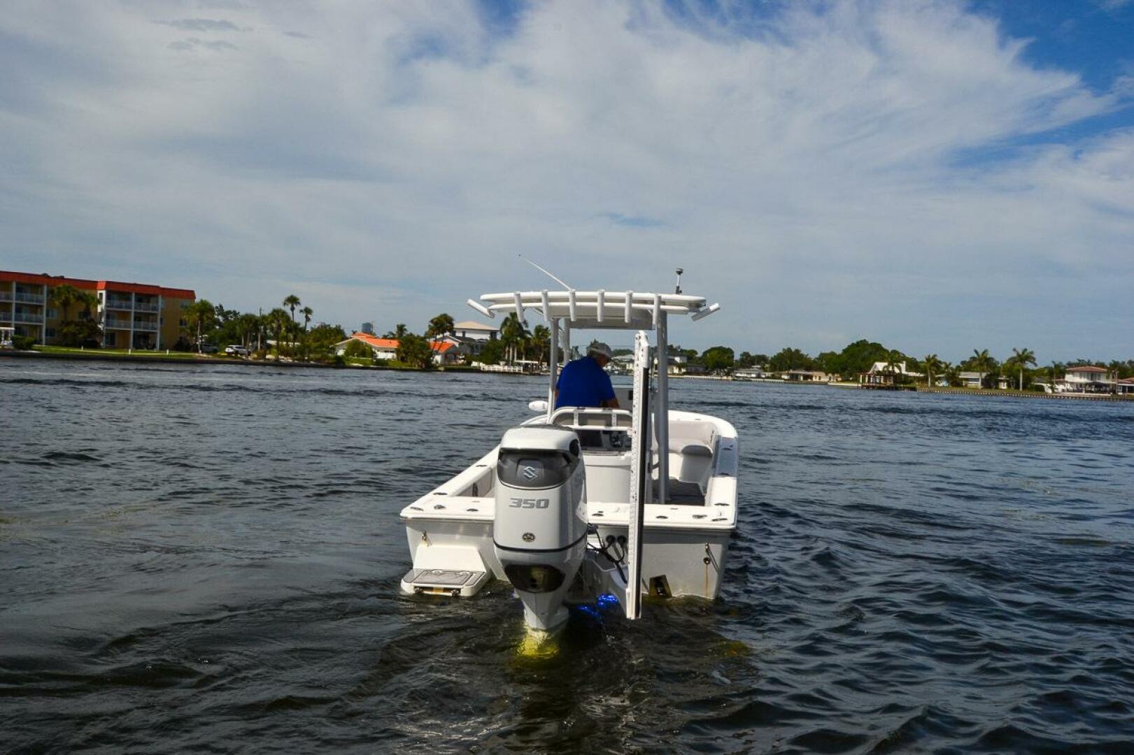 Slide: The Image of Canyon Bay 28 H 2020 - 5492317