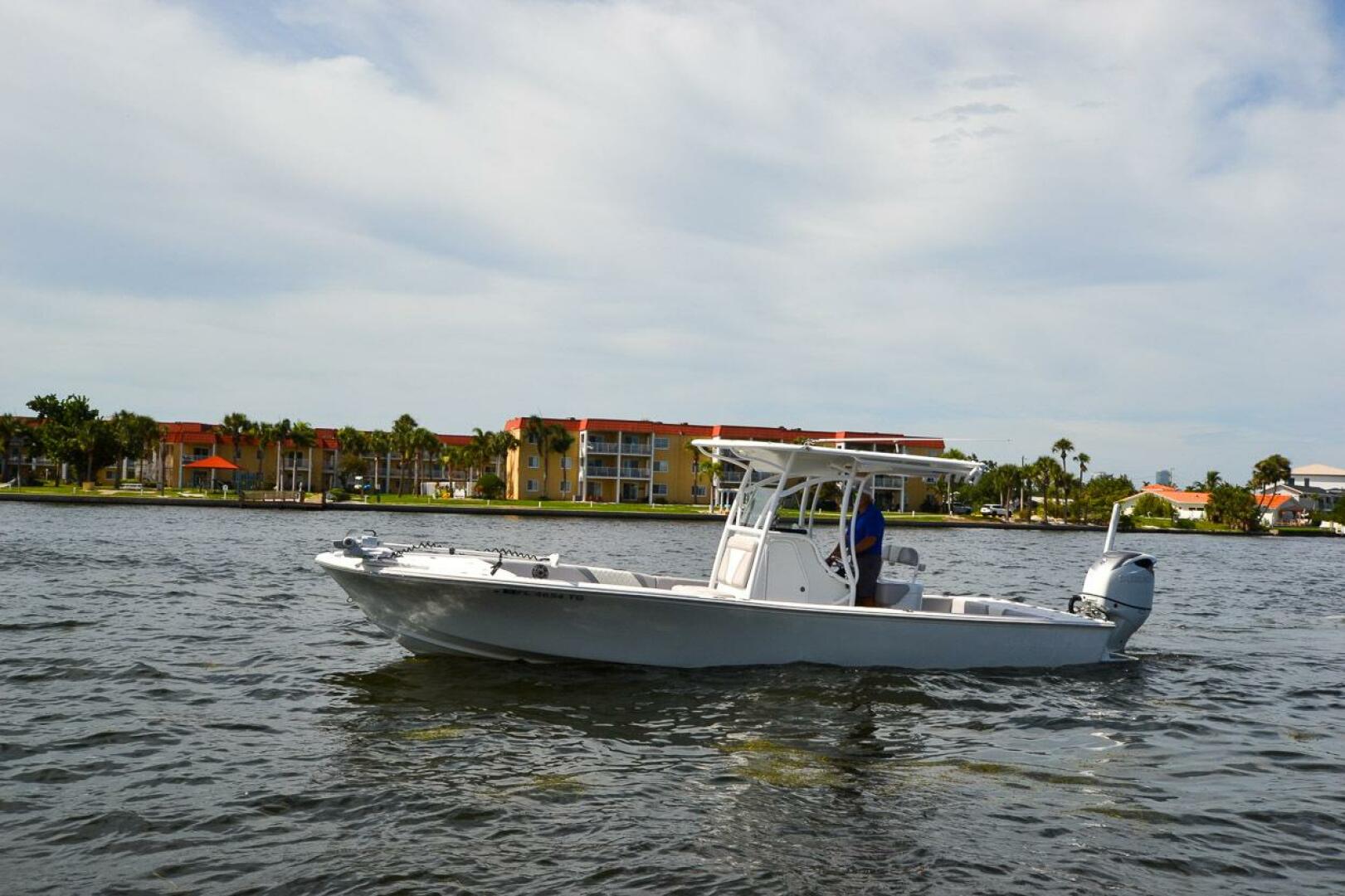 Slide: The Image of Canyon Bay 28 H 2020 - 5492318