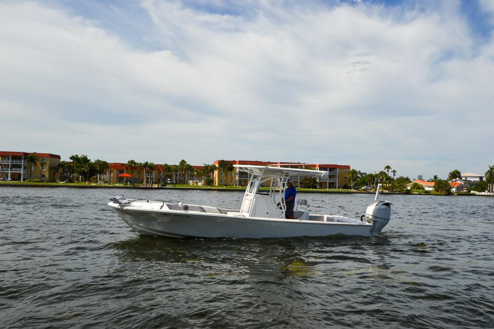 Slide: The Image of Canyon Bay 28 H 2020 - 5492319