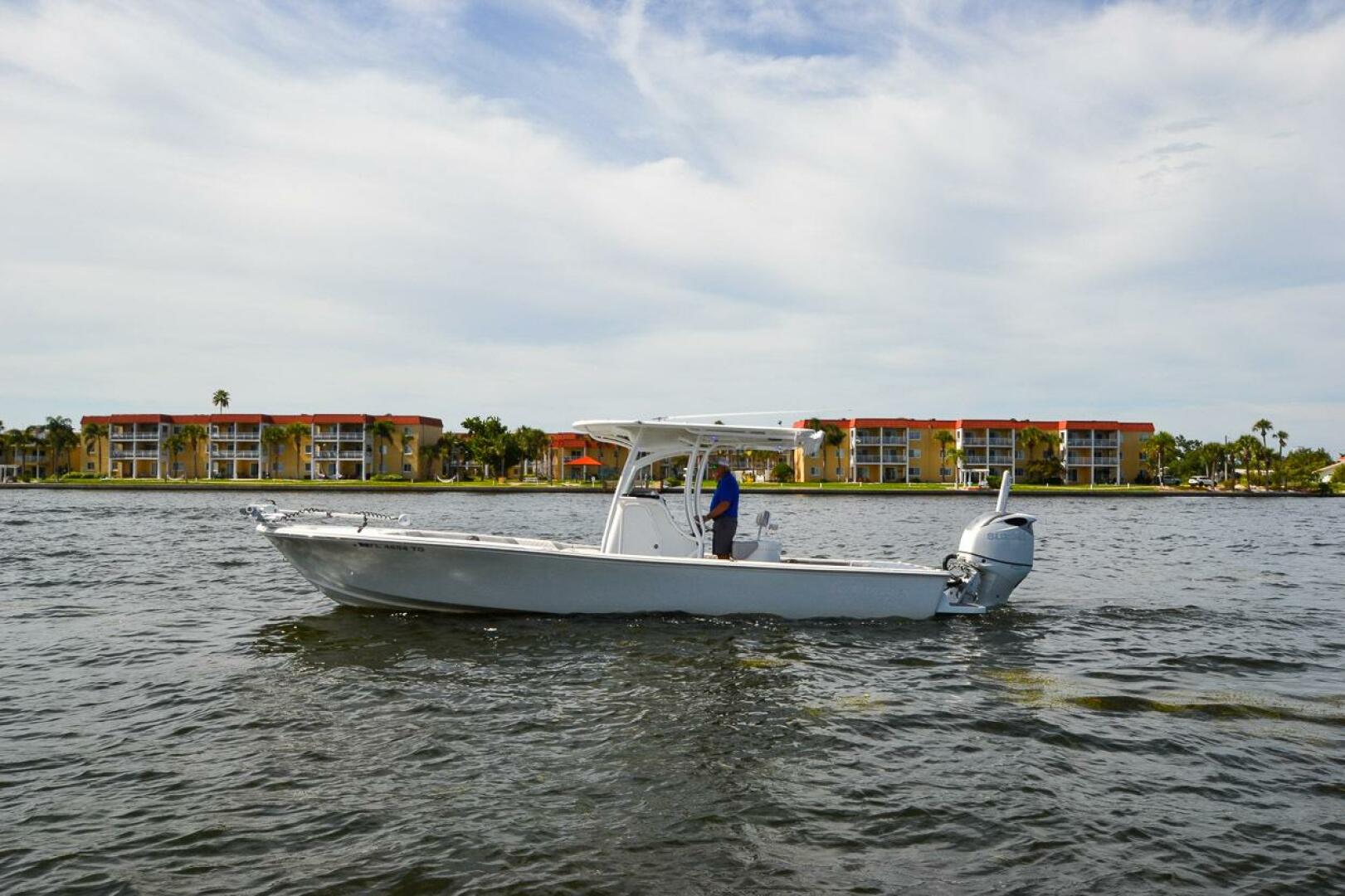 Slide: The Image of Canyon Bay 28 H 2020 - 5492321