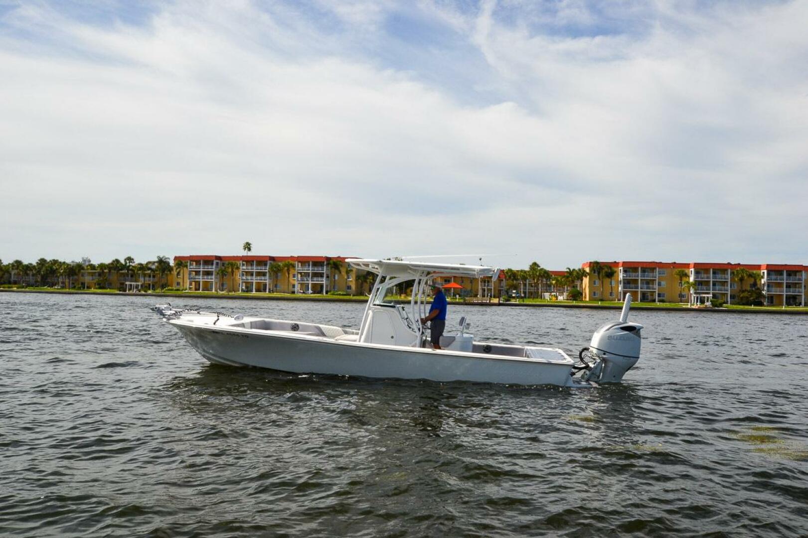 Slide: The Image of Canyon Bay 28 H 2020 - 5492322