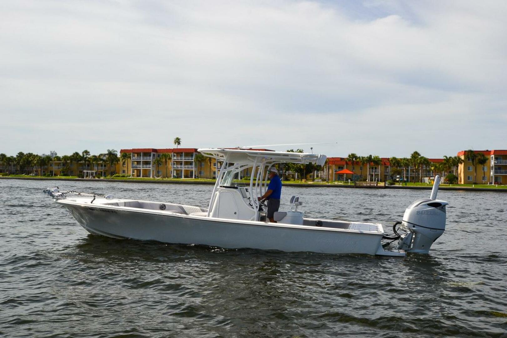 Slide: The Image of Canyon Bay 28 H 2020 - 5492323