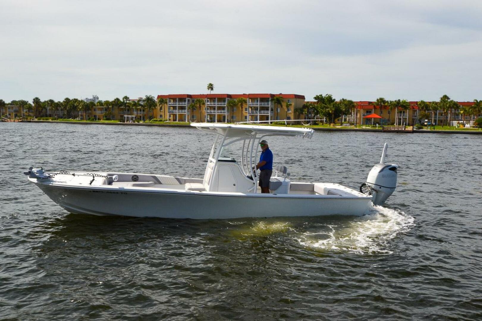 Slide: The Image of Canyon Bay 28 H 2020 - 5492324