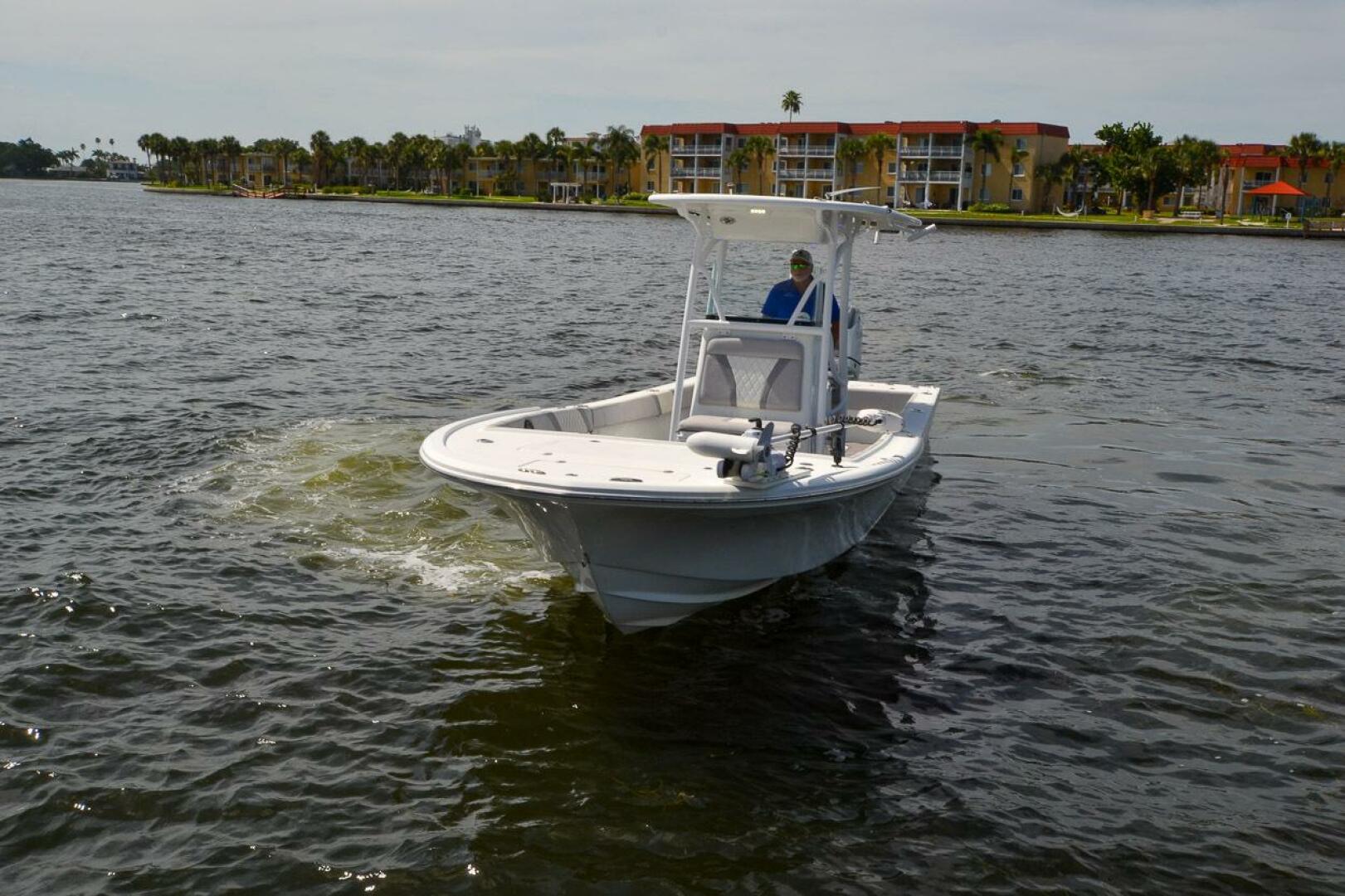 Slide: The Image of Canyon Bay 28 H 2020 - 5492327