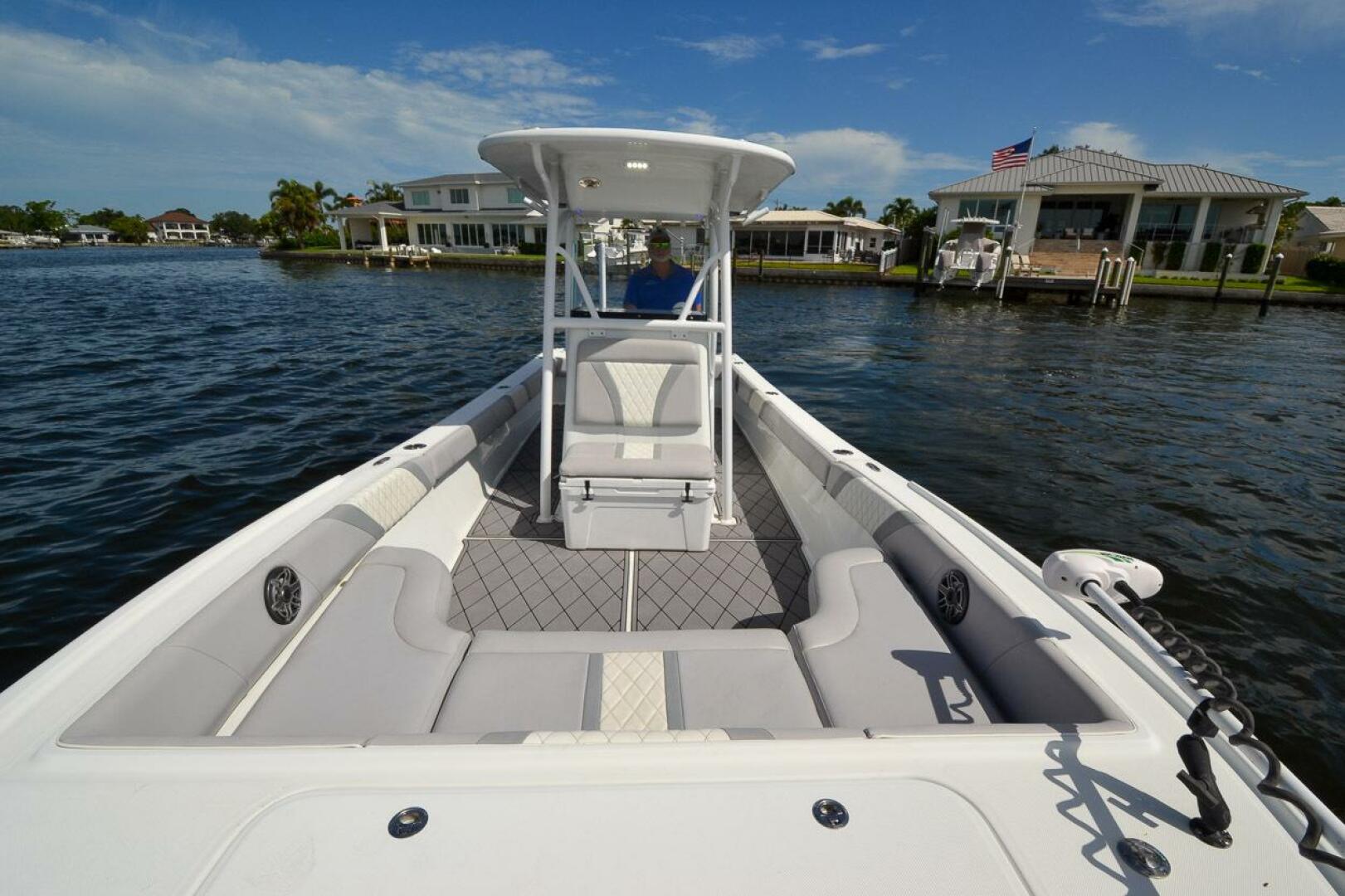 Slide: The Image of Canyon Bay 28 H 2020 - 5492330