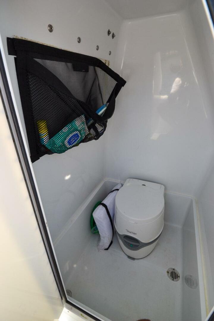 Slide: The Image of Canyon Bay 28 H 2020 - 5492334