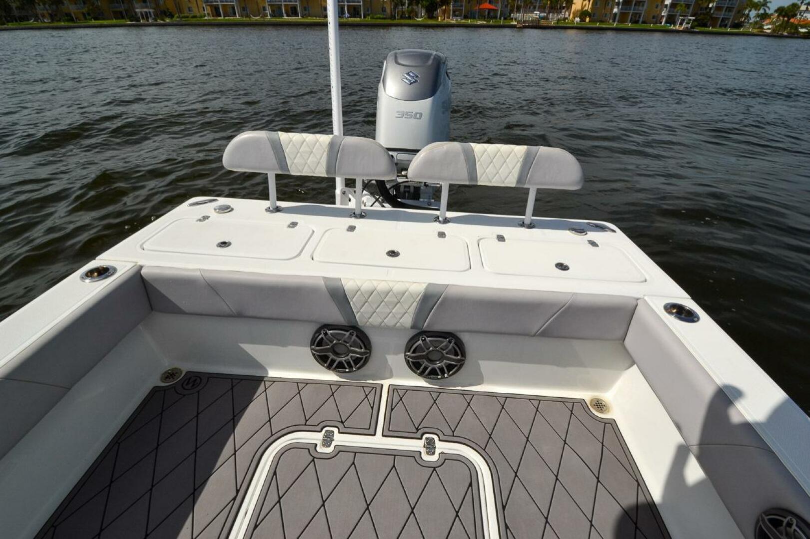 Slide: The Image of Canyon Bay 28 H 2020 - 5492336