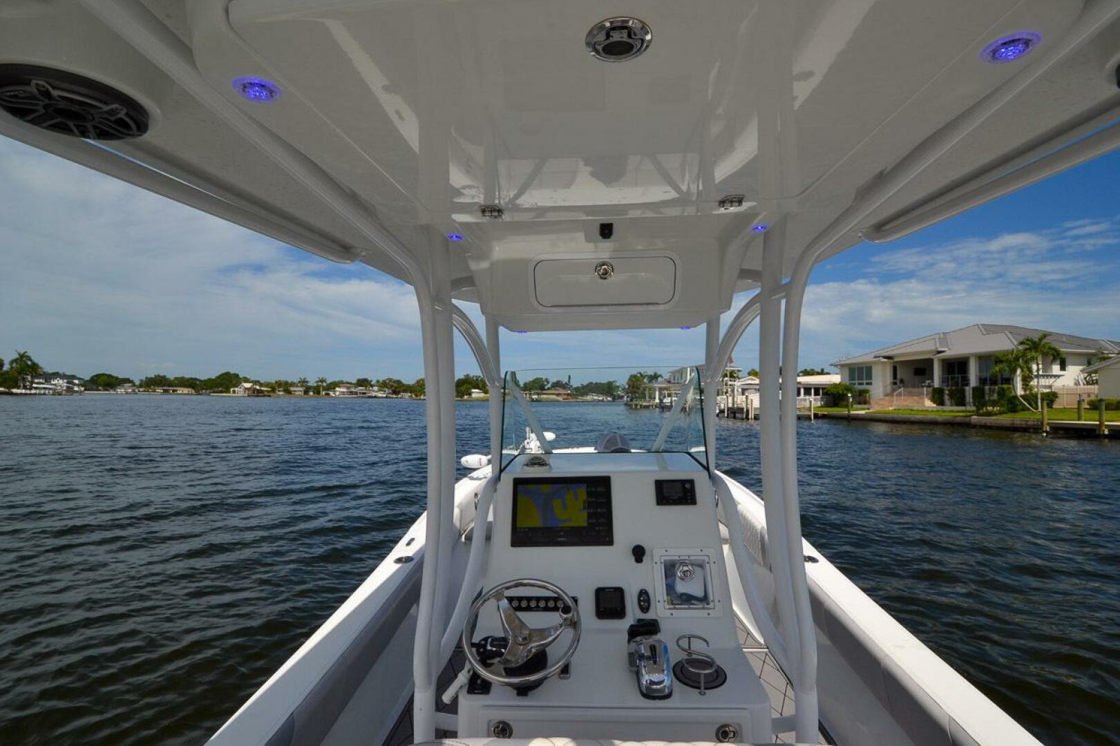 Slide: The Image of Canyon Bay 28 H 2020 - 5492339