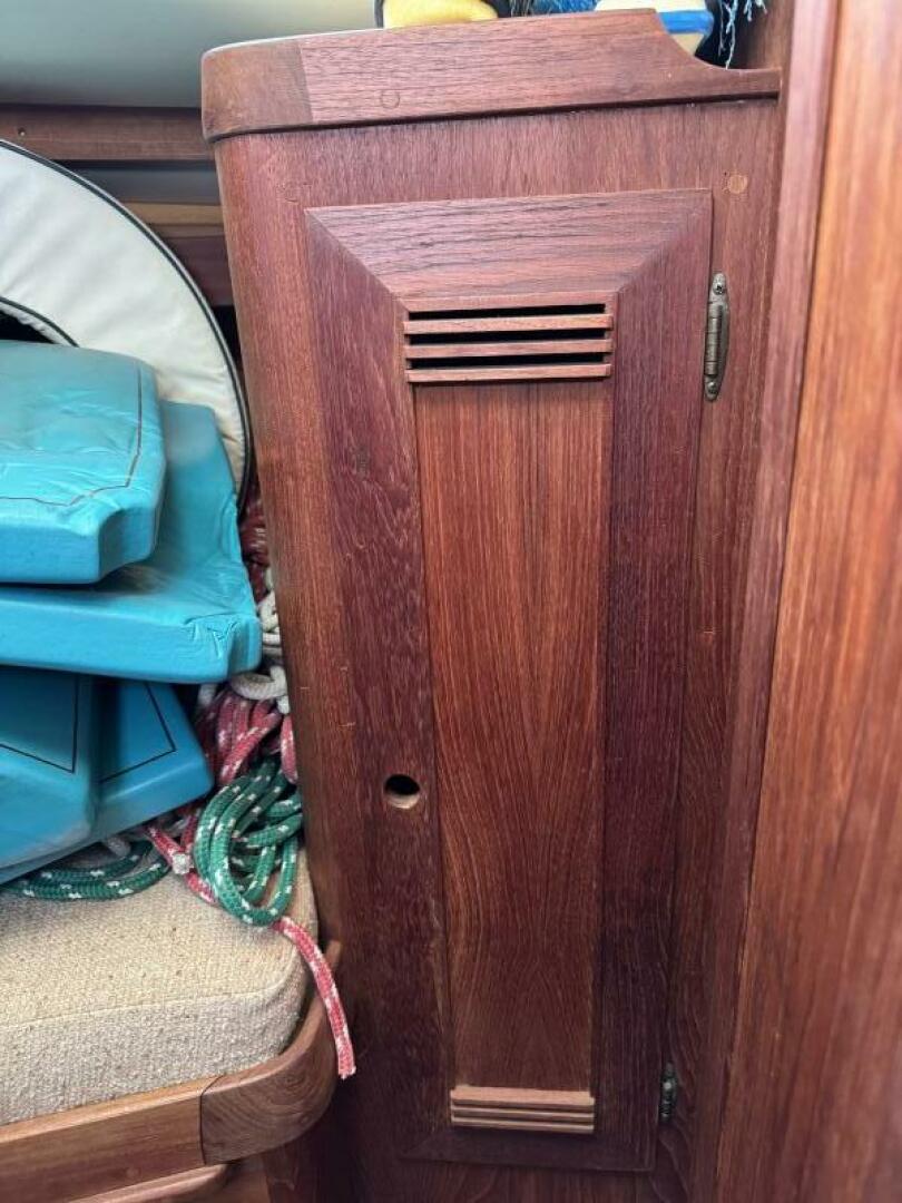 Slide: The Image of Cape Dory 31 1984 - 5317985