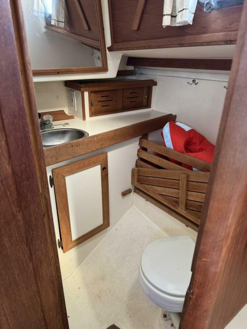 Slide: The Image of Cape Dory 31 1984 - 5317995