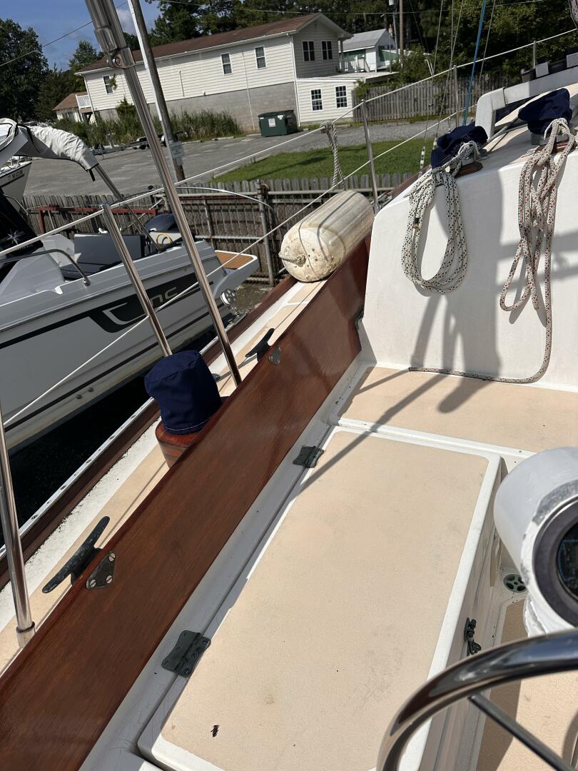 Slide: The Image of Cape Dory 31 1984 - 5492470