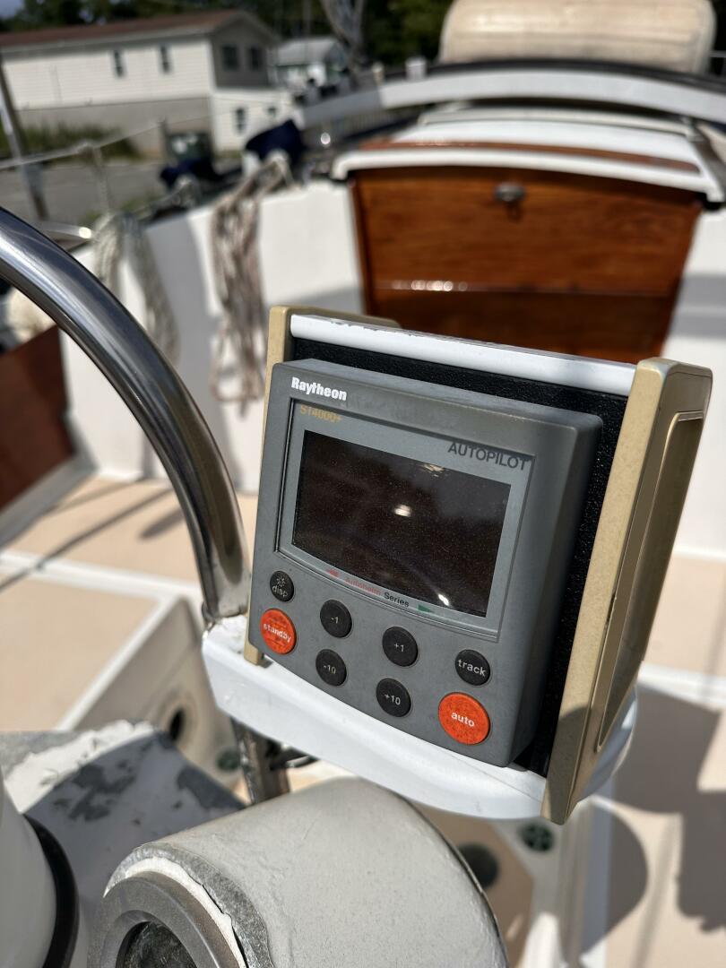 Slide: The Image of Cape Dory 31 1984 - 5492472