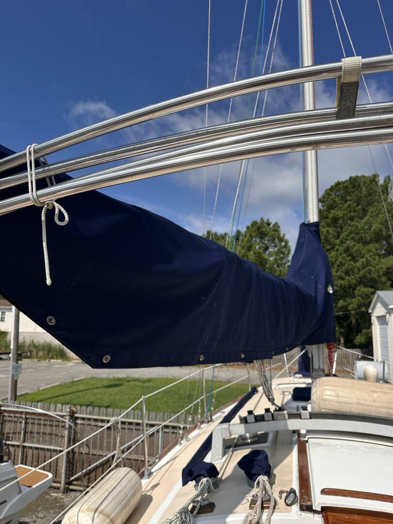 Slide: The Image of Cape Dory 31 1984 - 5492473