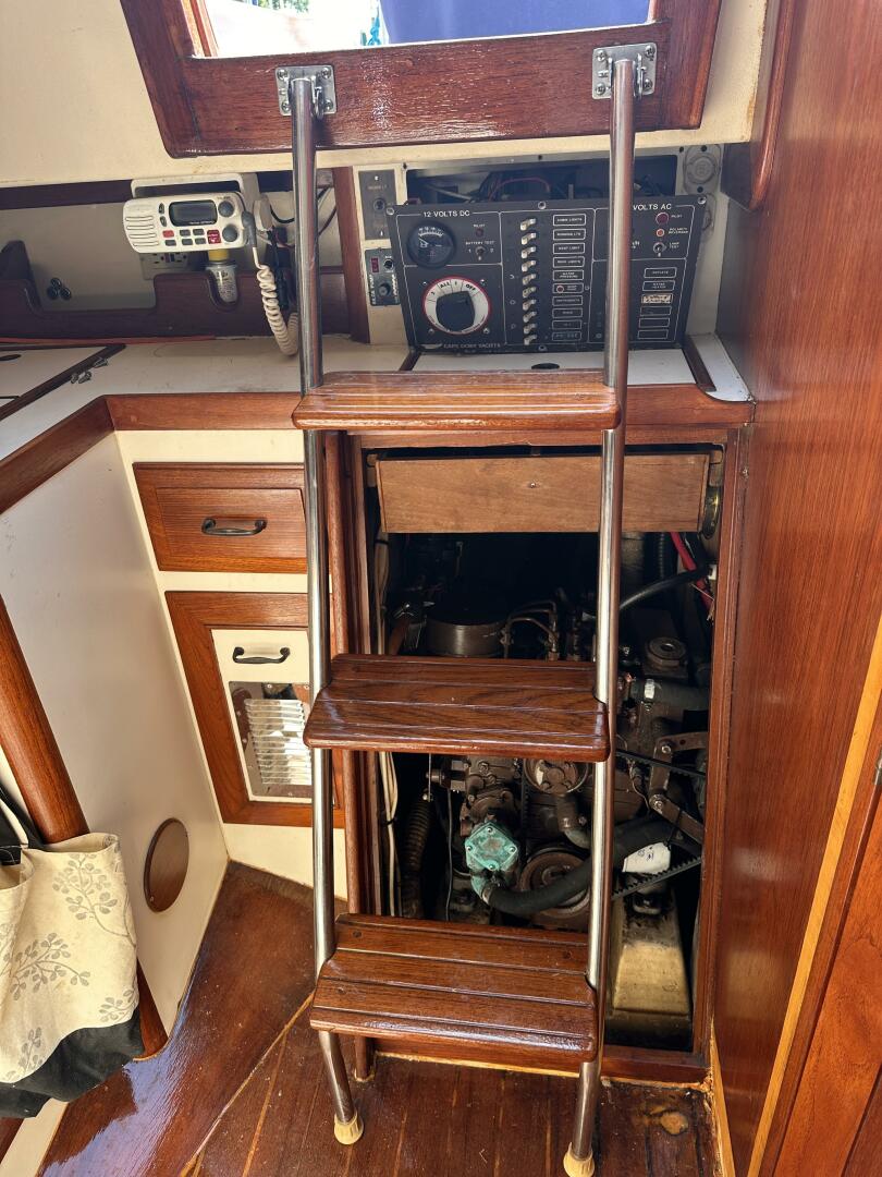 Slide: The Image of Cape Dory 31 1984 - 5492477