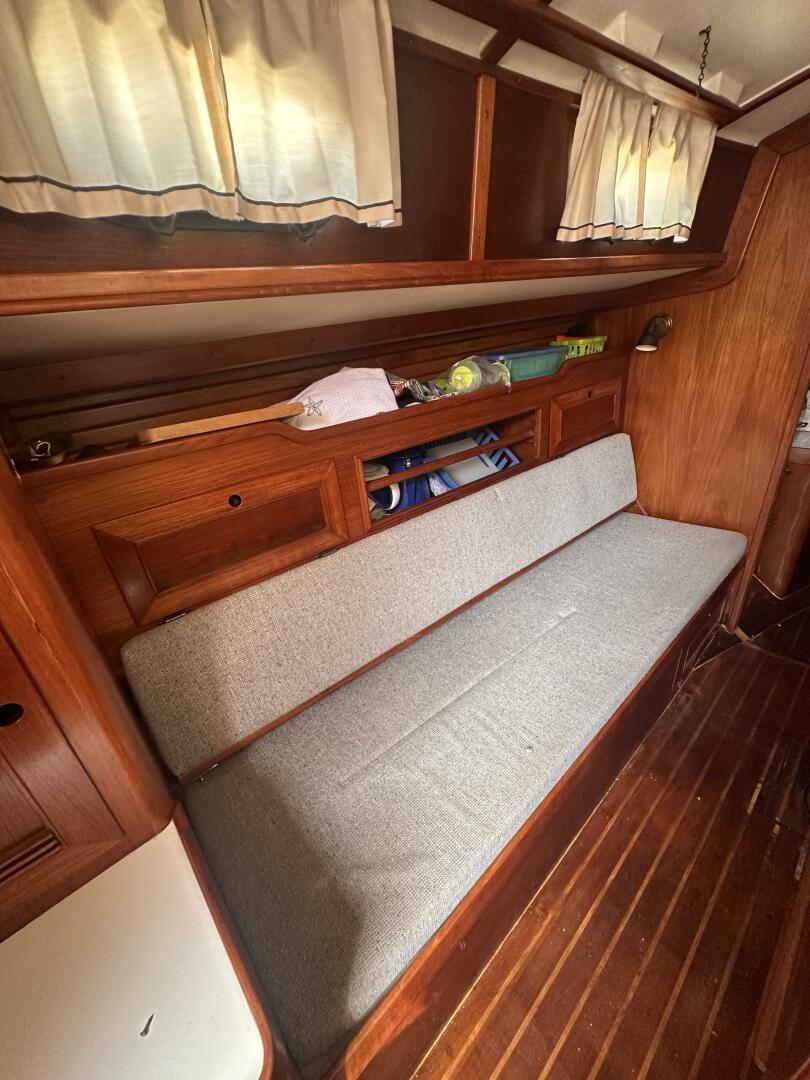 Slide: The Image of Cape Dory 31 1984 - 5492480