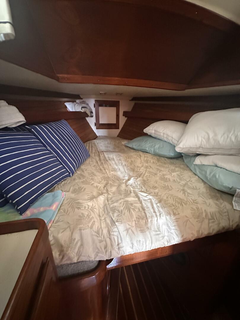 Slide: The Image of Cape Dory 31 1984 - 5492481