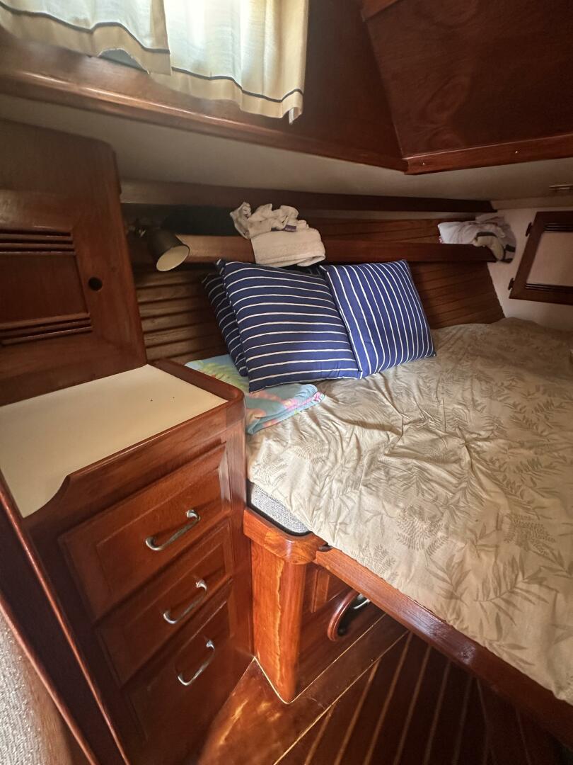 Slide: The Image of Cape Dory 31 1984 - 5492482