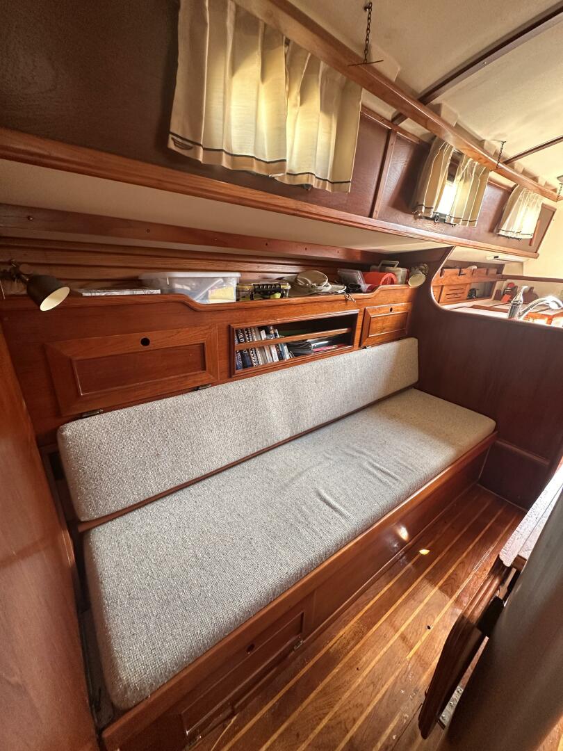 Slide: The Image of Cape Dory 31 1984 - 5492483