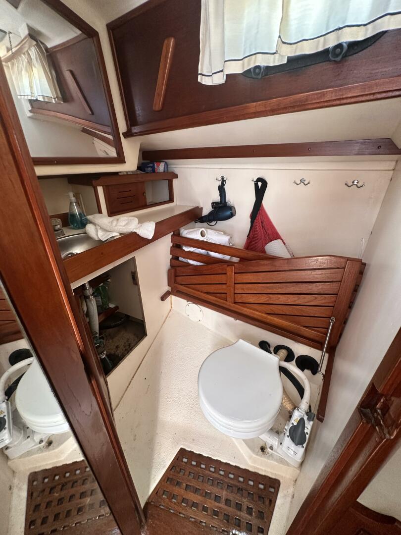 Slide: The Image of Cape Dory 31 1984 - 5492485