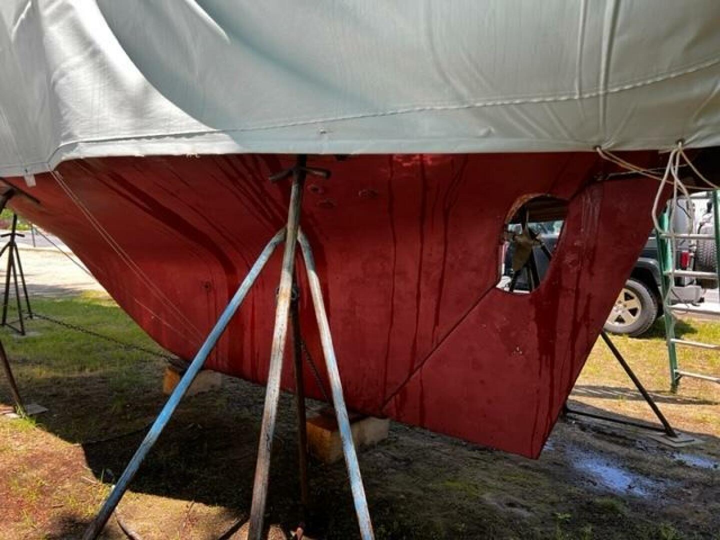 Slide: The Image of Keel Under Wraps - 4461506