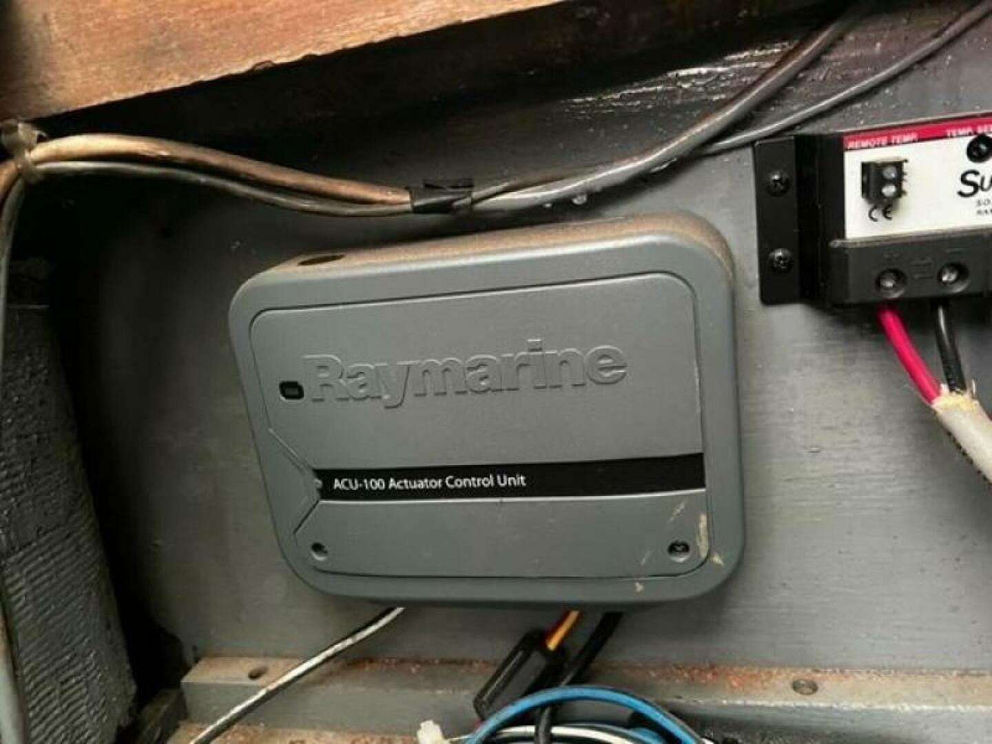Slide: The Image of Raymarine Actuator Control Unit - 4461512