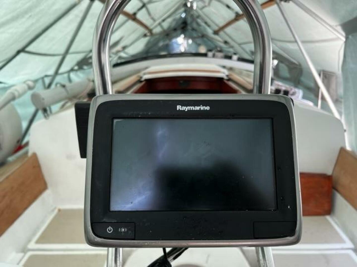 Slide: The Image of Raymarine GPS - 4461514