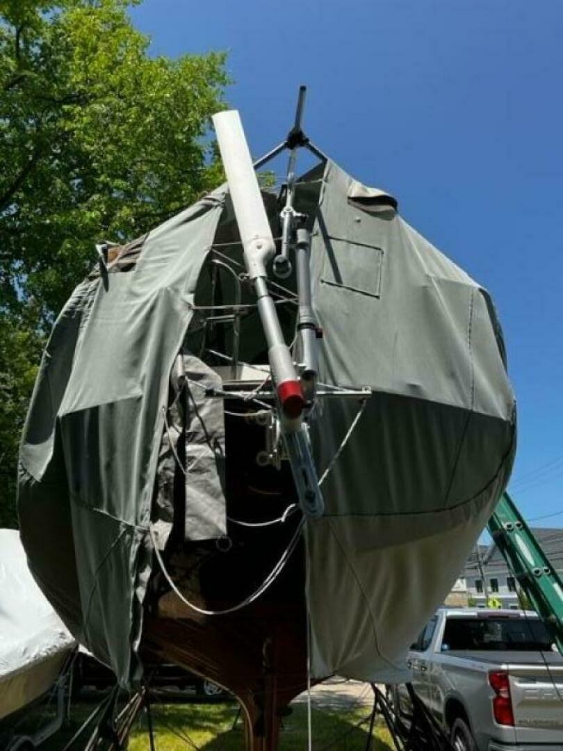 Slide: The Image of Transom Under Cover - 4461517