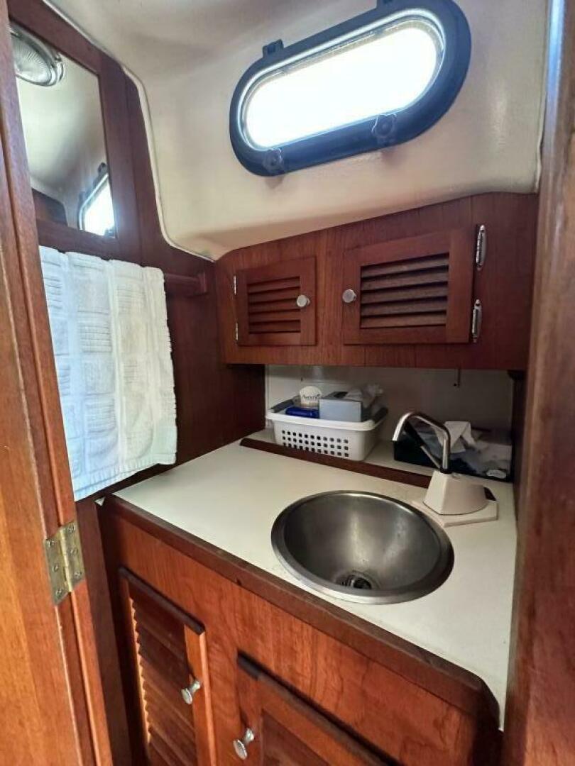 Slide: The Image of 1983 Cape Dory 28 - 4907724