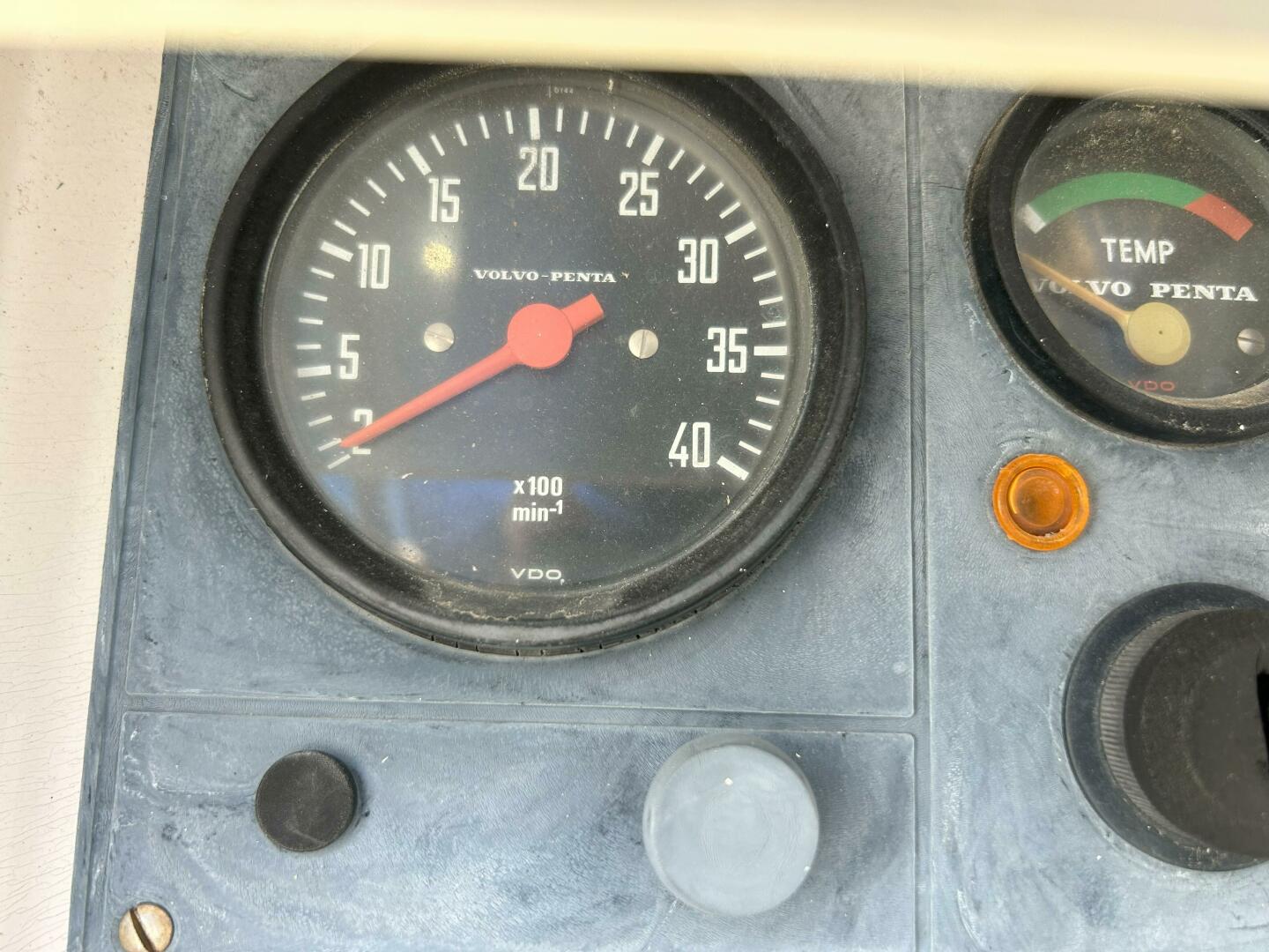Slide: The Image of 1983 Cape Dory 28 Tachometer - 5082397
