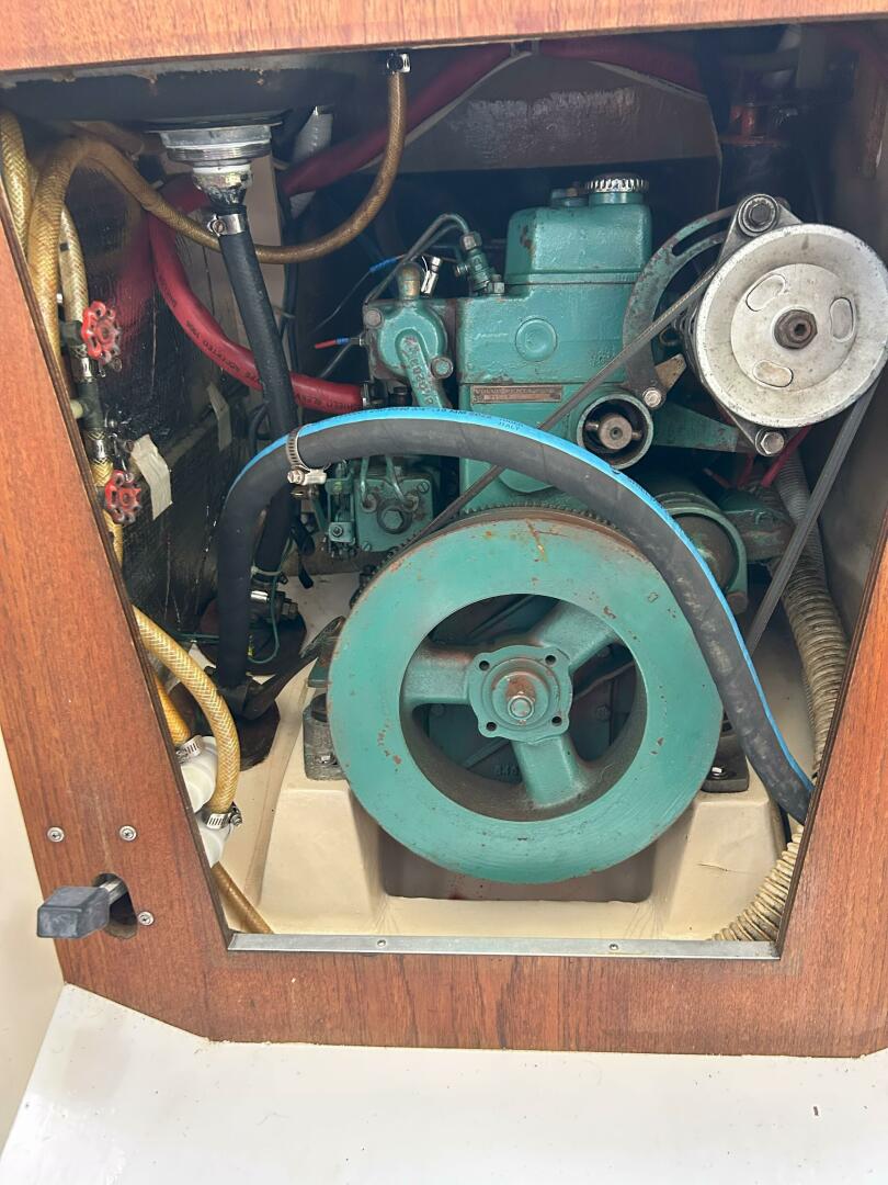 Slide: The Image of 1983 Cape Dory 28 Engine - 5082399
