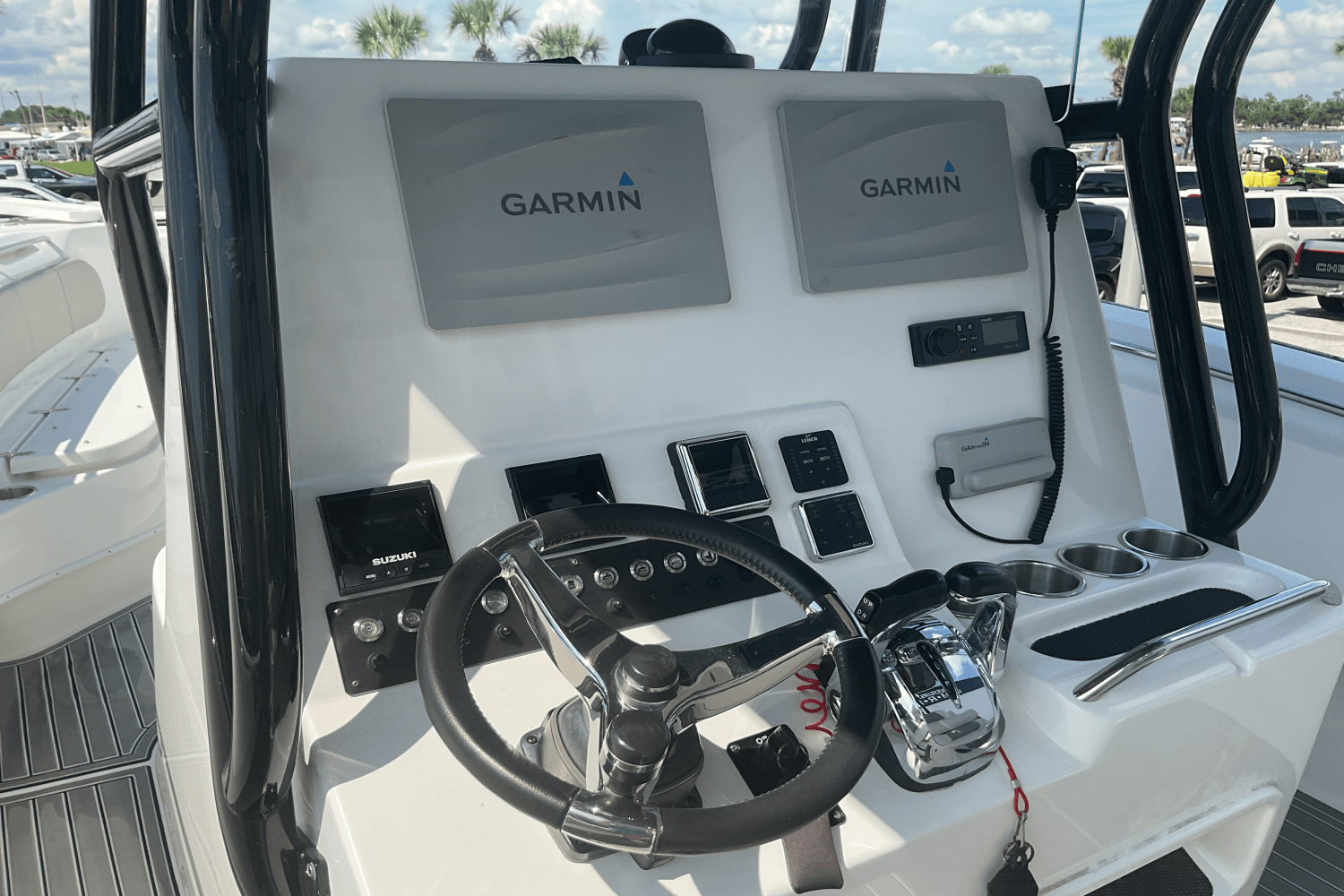 Slide: The Image of Cape Horn 32 XS 2018 - 10