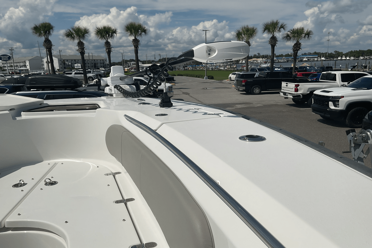 Slide: The Image of Cape Horn 32 XS 2018 - 13