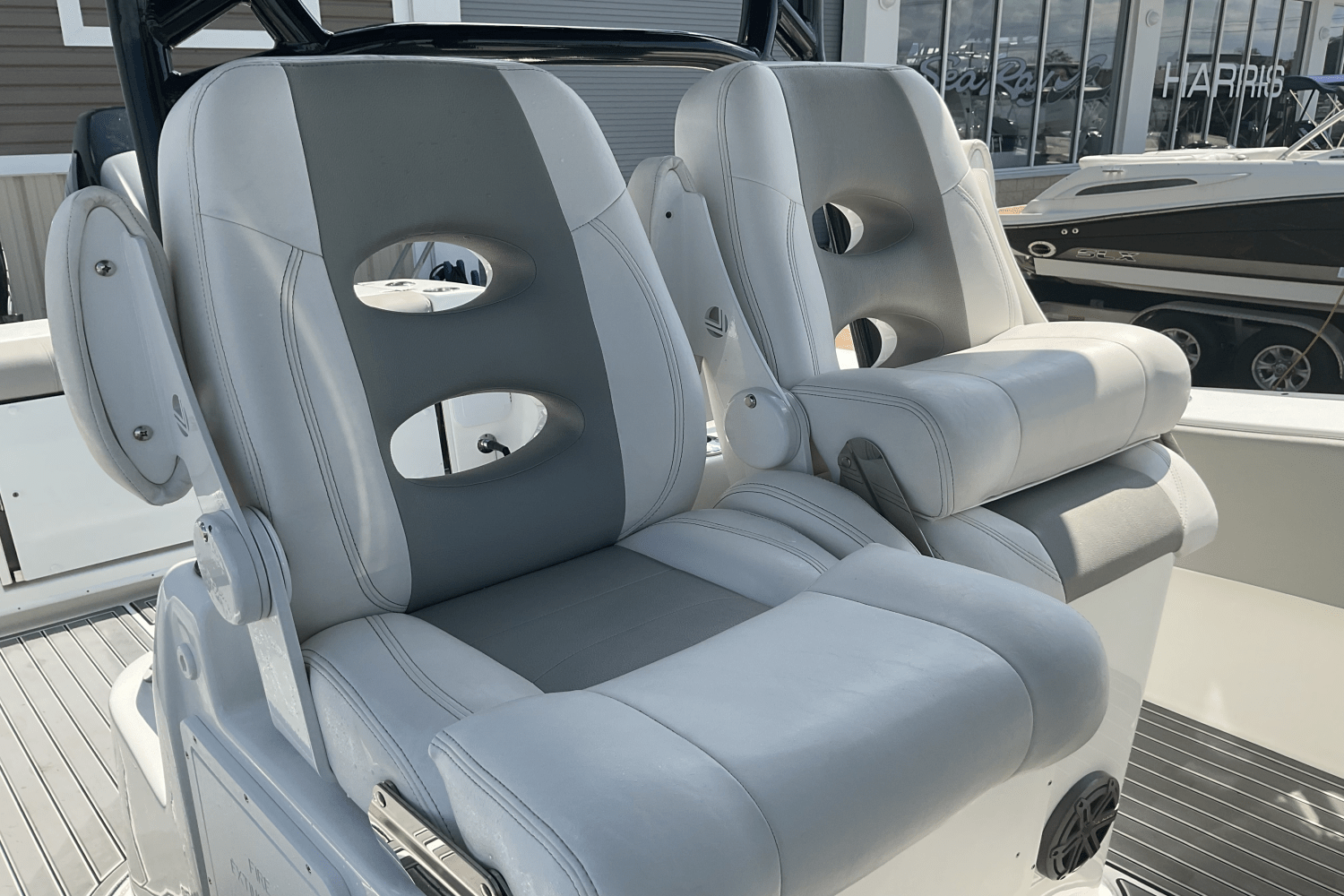 Slide: The Image of Cape Horn 32 XS 2018 - 14