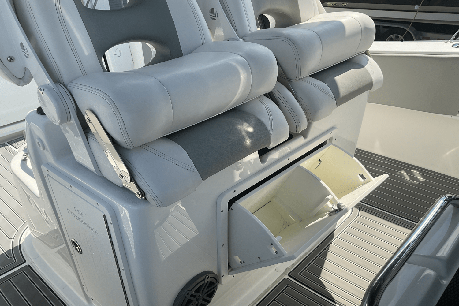 Slide: The Image of Cape Horn 32 XS 2018 - 15