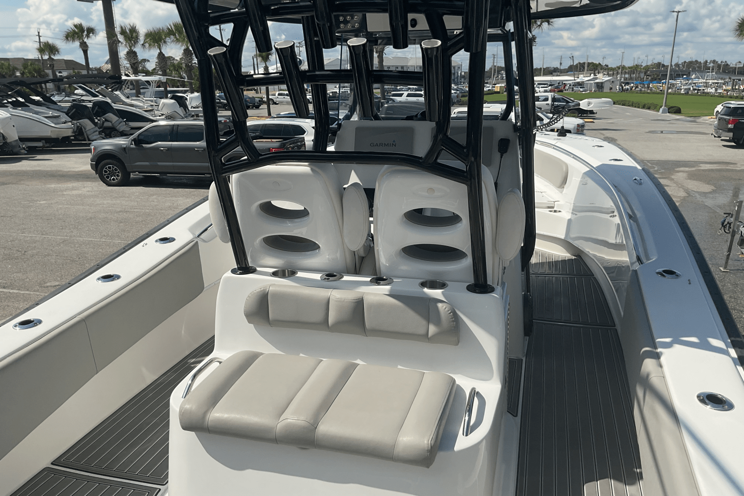 Slide: The Image of Cape Horn 32 XS 2018 - 19