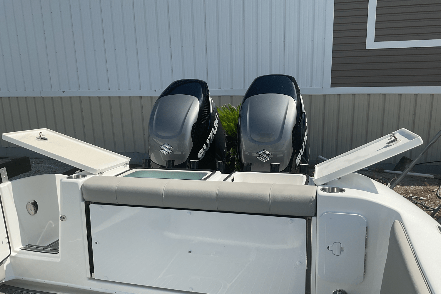 Slide: The Image of Cape Horn 32 XS 2018 - 3