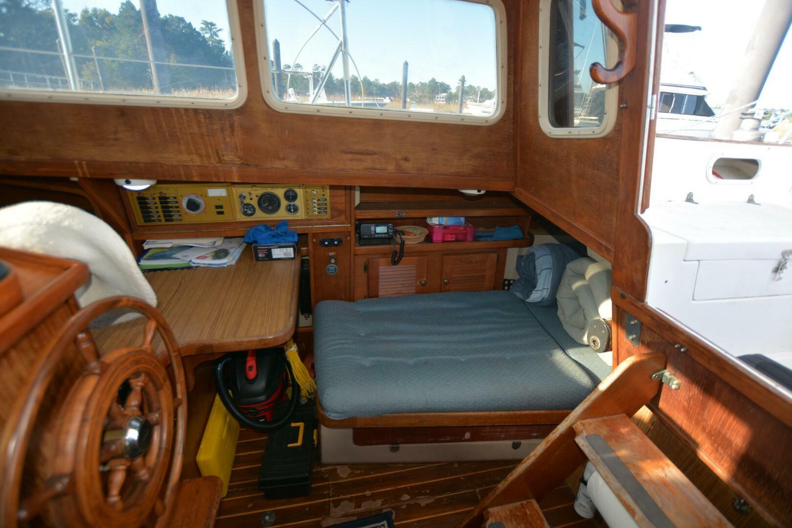 Slide: The Image of Capital Gulf Pilothouse 1986 - 5094759